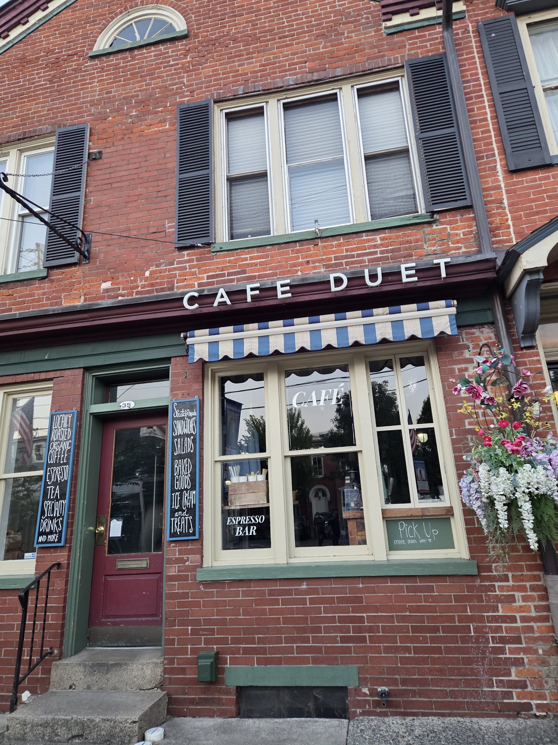 Cafe Duet storefront on North 7th Street, one of many local Pocono businesses in downtown Stroudsburg
